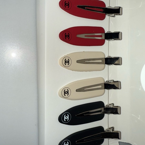 New CHANEL Red, Cream & Black hair pins set of 6 - Picture 5 of 7